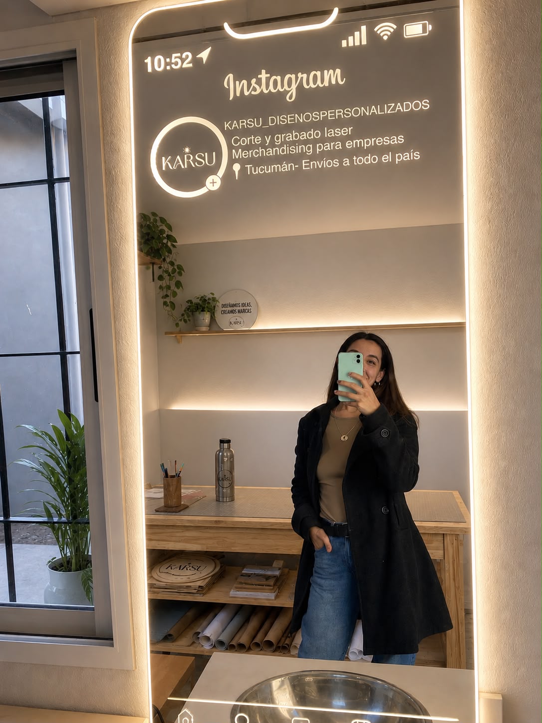 Espejo viral Instagram en el showroom de Karsu